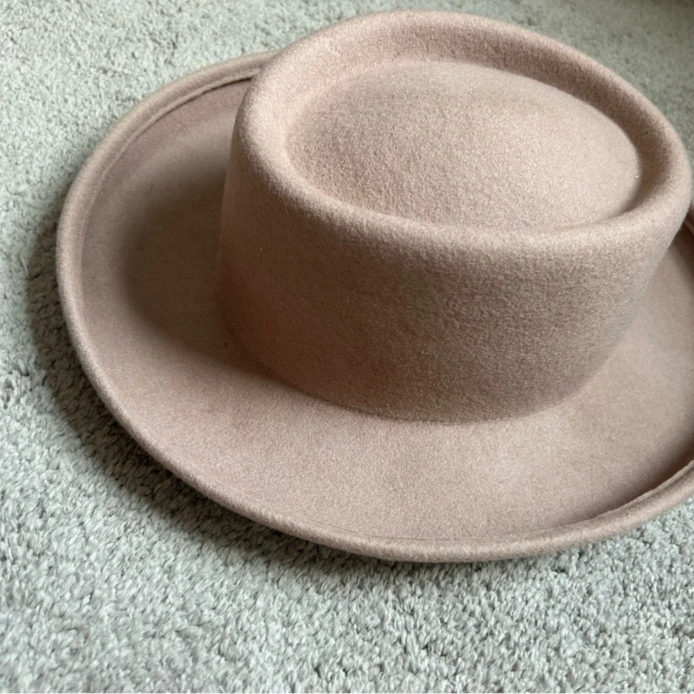Universal Thread Tan Wool Hat - Picture 2 of 4